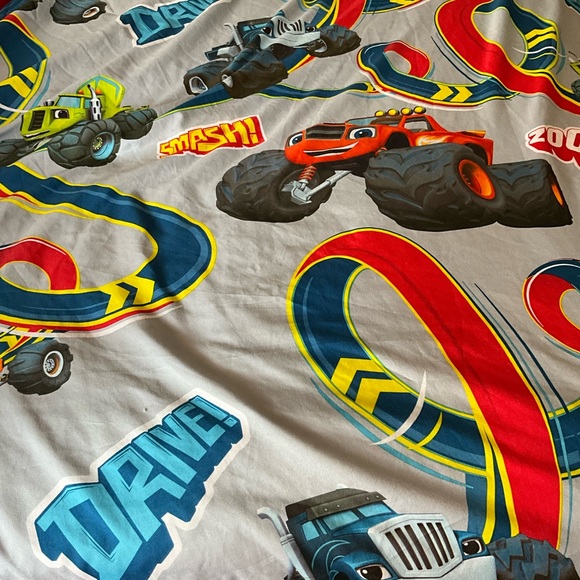 Nickelodeon Kids Twin Fitted Sheeted Cars Trucks Racing Blue Red Yellow White - Picture 1 of 3